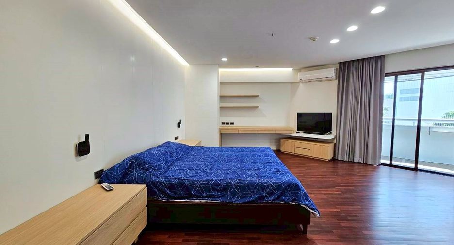For rent 3 bedrooms condo in Khlong Toei, Bangkok