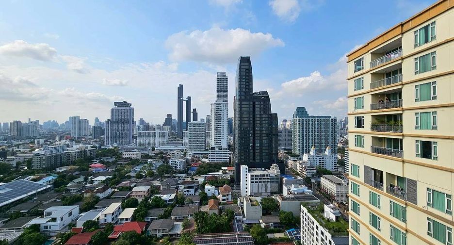出租 和 出售 2 卧室 公寓 在 Watthana, 曼谷