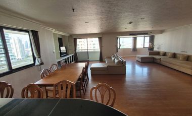 For rent 3 bedrooms condo in Khlong Toei, Bangkok