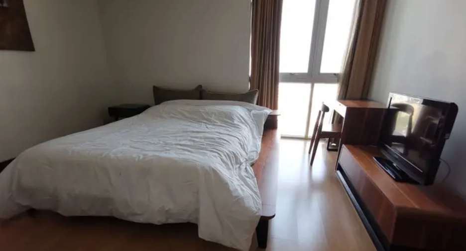 Condo en alquiler de 3 habitaciones en Khlong Toei, Bangkok