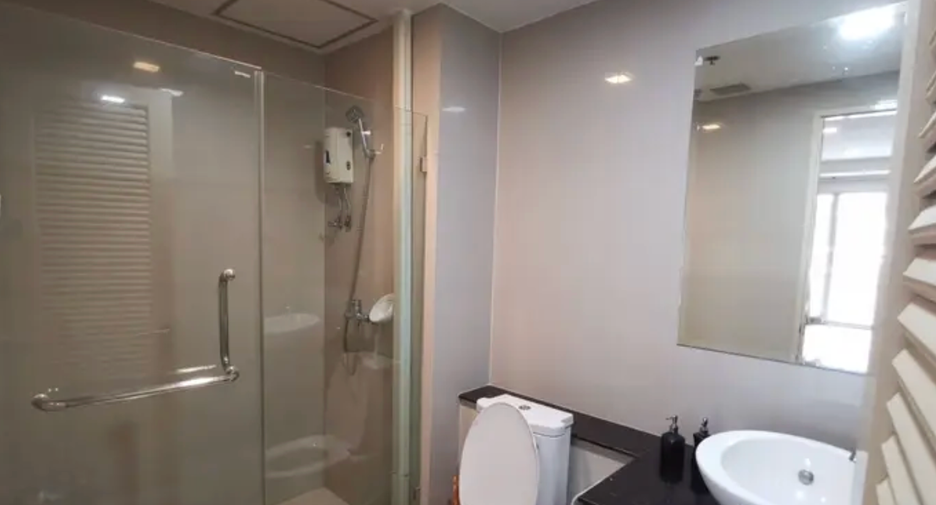 Condo en alquiler de 3 habitaciones en Khlong Toei, Bangkok