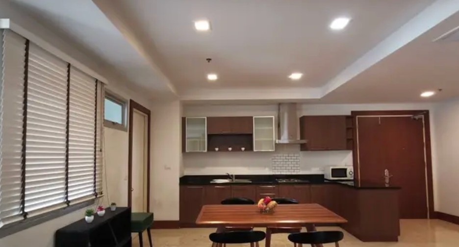 Condo en alquiler de 3 habitaciones en Khlong Toei, Bangkok