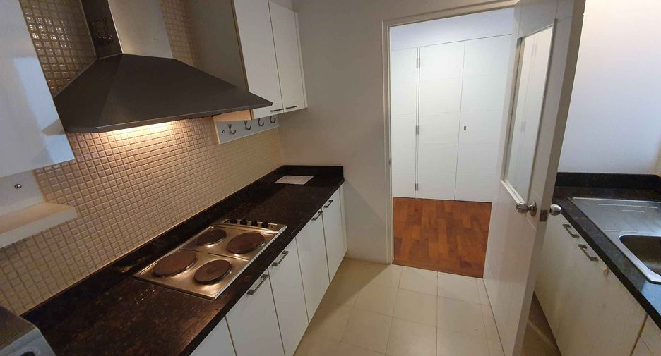 For rent 2 bedrooms condo in Khlong Toei, Bangkok