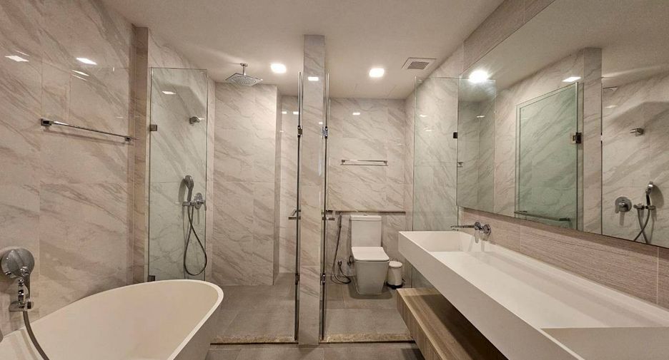 For rent and for sale 2 bedrooms condo in Watthana, Bangkok