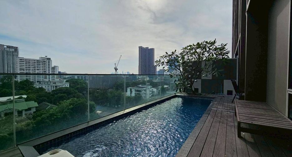 For rent 2 bedrooms condo in Khlong Toei, Bangkok