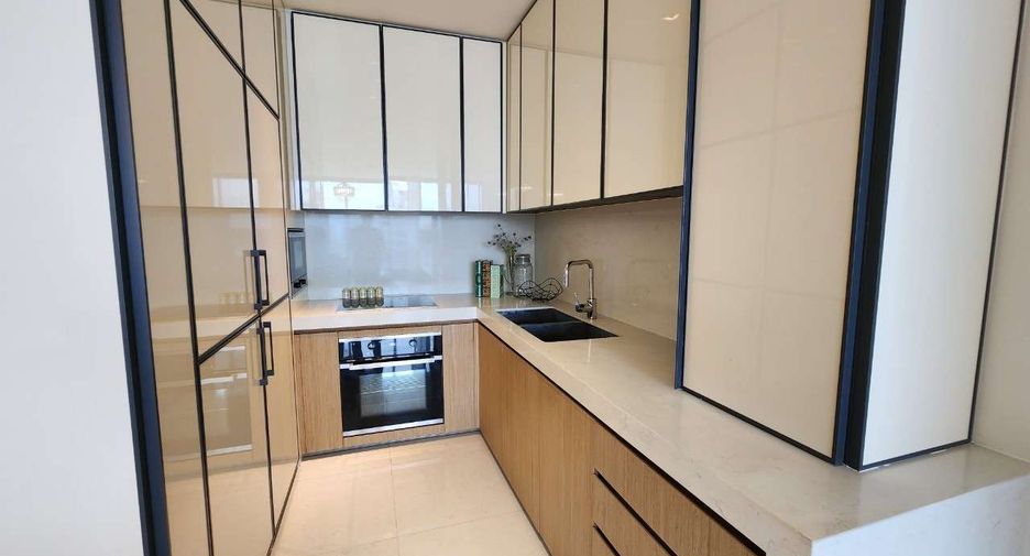 For rent 2 bedrooms condo in Khlong Toei, Bangkok