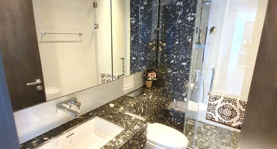 For rent 2 bedrooms condo in Khlong Toei, Bangkok