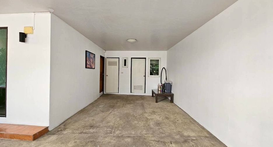 For rent 2 ベッドルーム house in Watthana, Bangkok