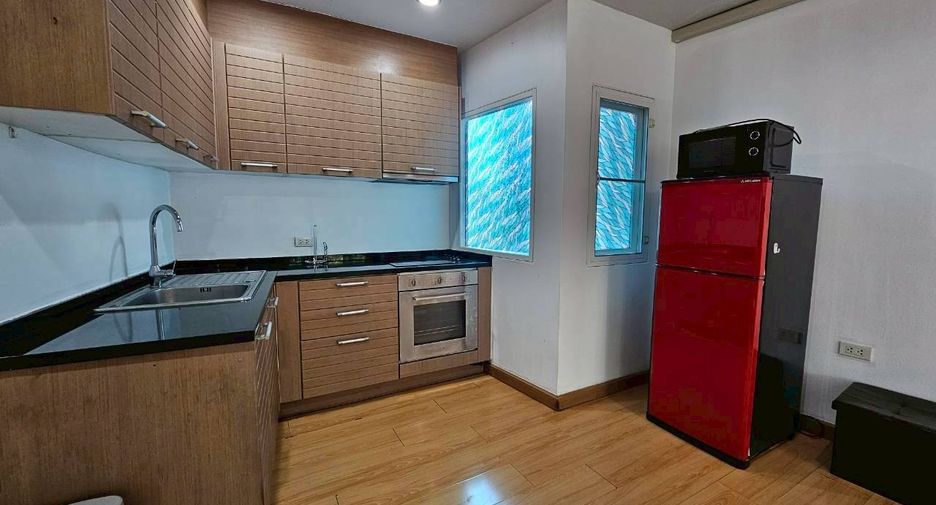 For rent 2 ベッドルーム house in Watthana, Bangkok