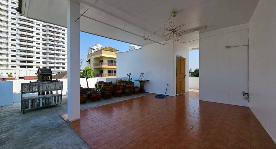 For rent 2 ベッドルーム house in Watthana, Bangkok