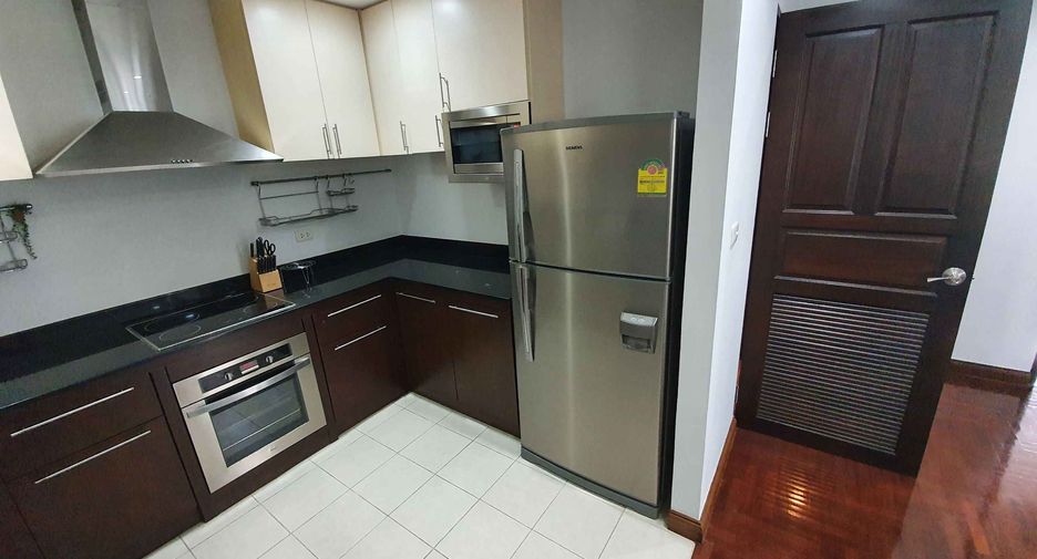 For rent 2 bedrooms condo in Khlong Toei, Bangkok