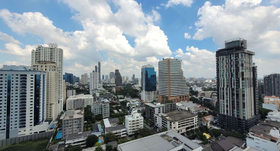 For rent 2 bedrooms condo in Khlong Toei, Bangkok
