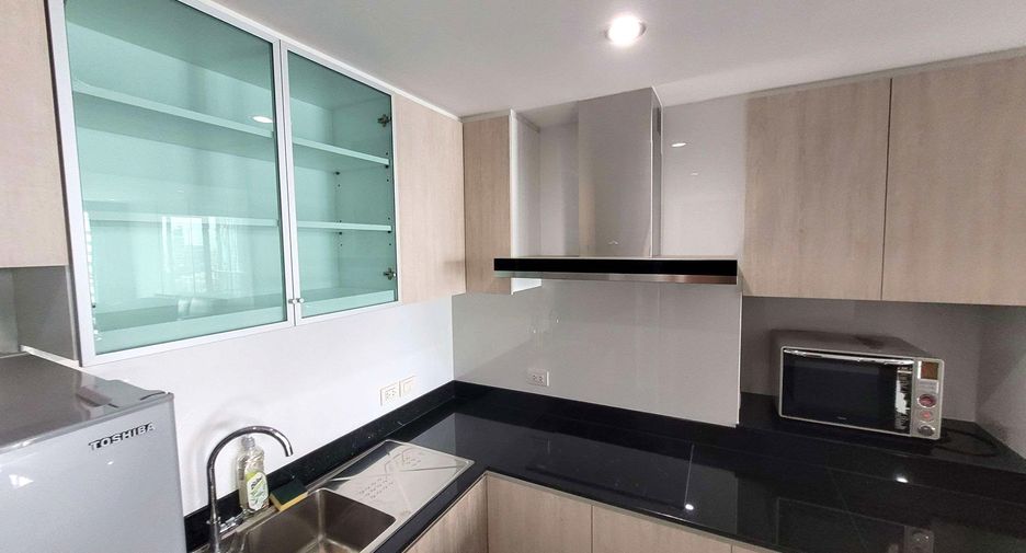 For rent 2 bedrooms condo in Khlong Toei, Bangkok