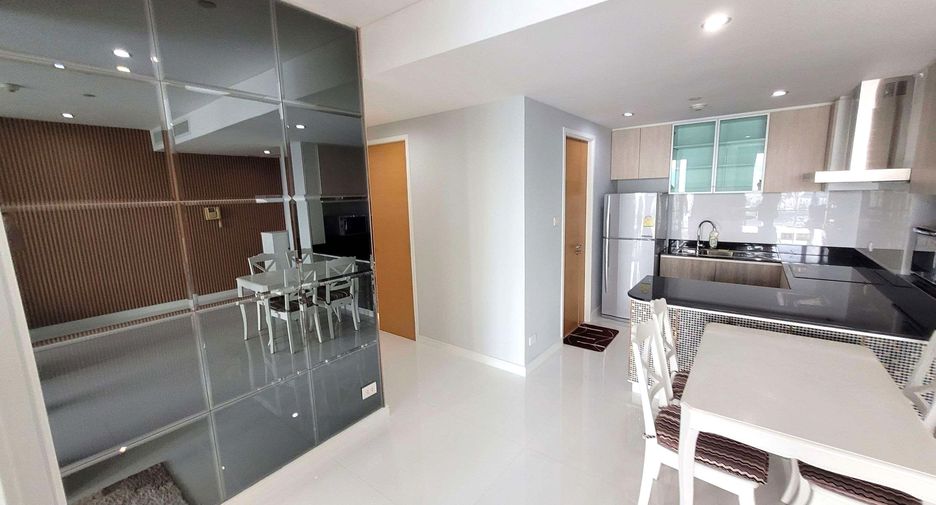 For rent 2 bedrooms condo in Khlong Toei, Bangkok