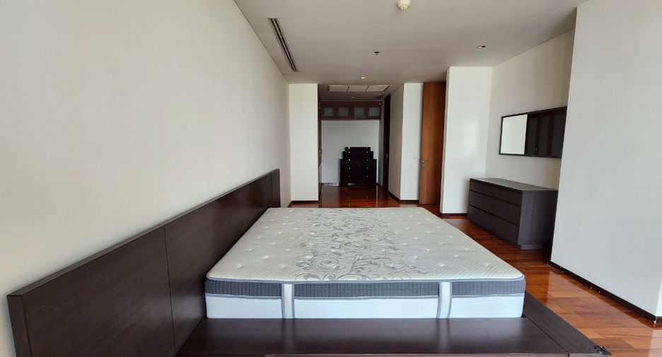 Wohnung zur Miete mit 3 Zimmer in Khlong Toei, Bangkok