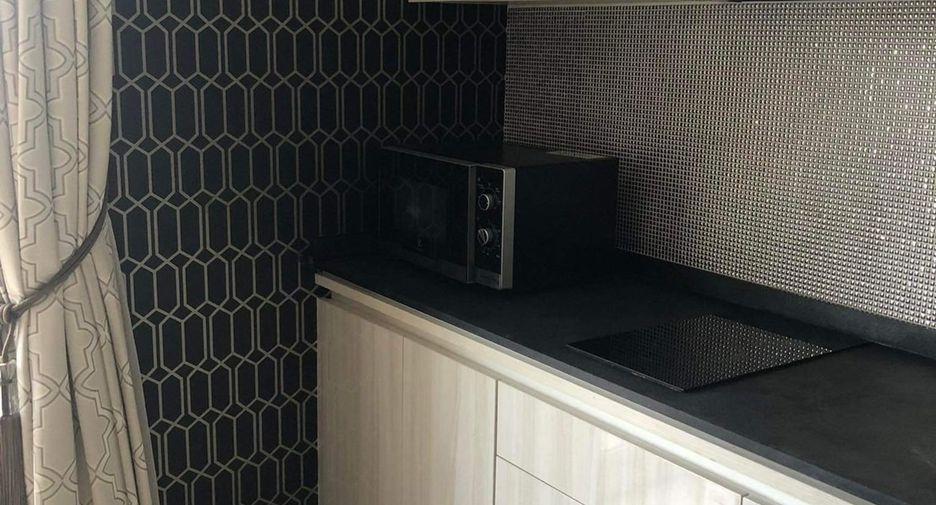 For rent 1 bed condo in Watthana, Bangkok