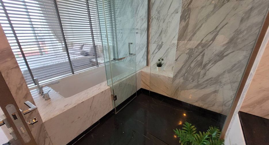 For rent 2 ベッドルーム condo in Sathon, Bangkok