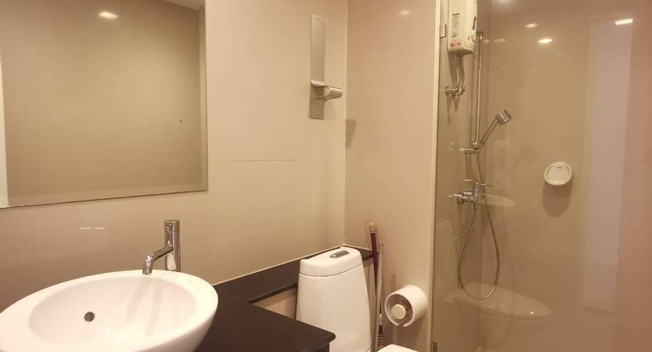 Condo en alquiler de 1 habitaciones en Khlong Toei, Bangkok