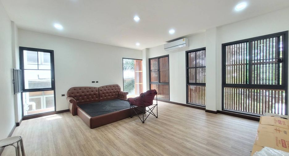 For rent 3 ベッドルーム house in Watthana, Bangkok