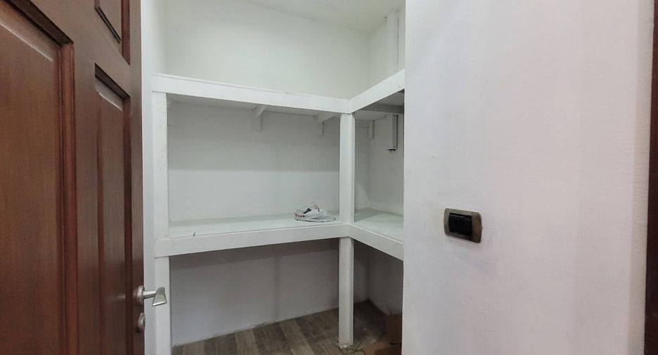 For rent 3 ベッドルーム house in Watthana, Bangkok