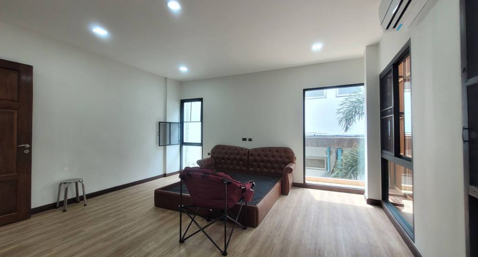 For rent 3 ベッドルーム house in Watthana, Bangkok