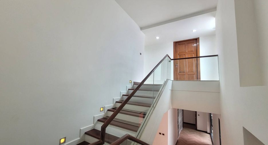 For rent 3 ベッドルーム house in Watthana, Bangkok