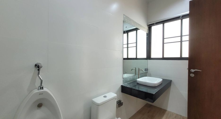 For rent 3 ベッドルーム house in Watthana, Bangkok