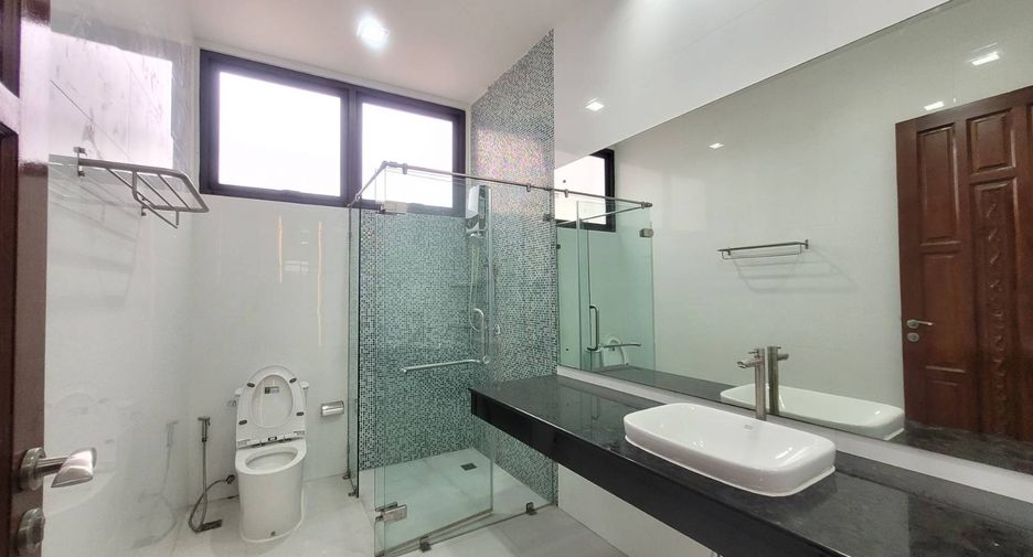 For rent 3 ベッドルーム house in Watthana, Bangkok