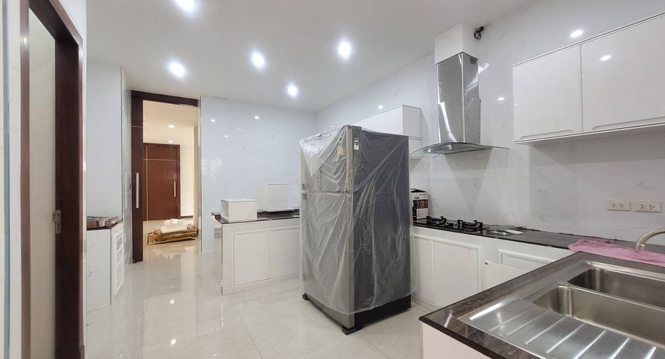 For rent 3 ベッドルーム house in Watthana, Bangkok