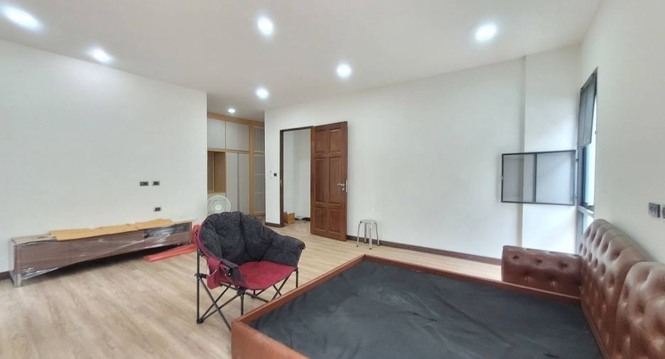 For rent 3 ベッドルーム house in Watthana, Bangkok