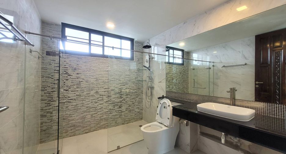 For rent 3 ベッドルーム house in Watthana, Bangkok