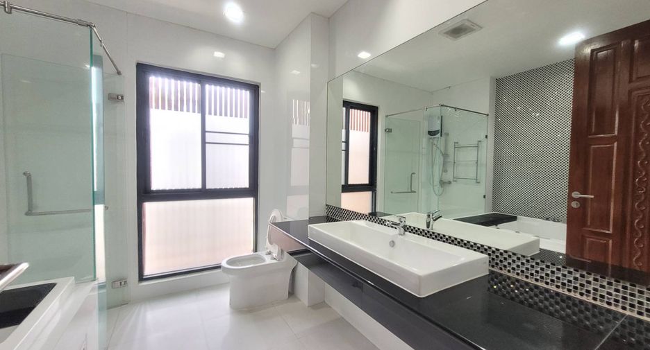 For rent 3 ベッドルーム house in Watthana, Bangkok