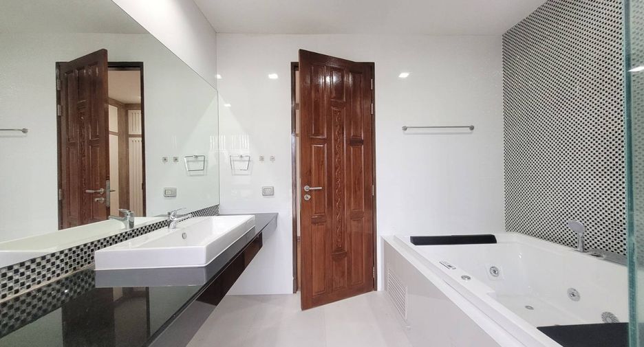 For rent 3 ベッドルーム house in Watthana, Bangkok