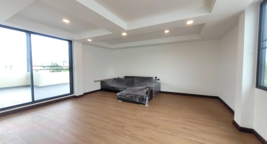 For rent 3 ベッドルーム house in Watthana, Bangkok