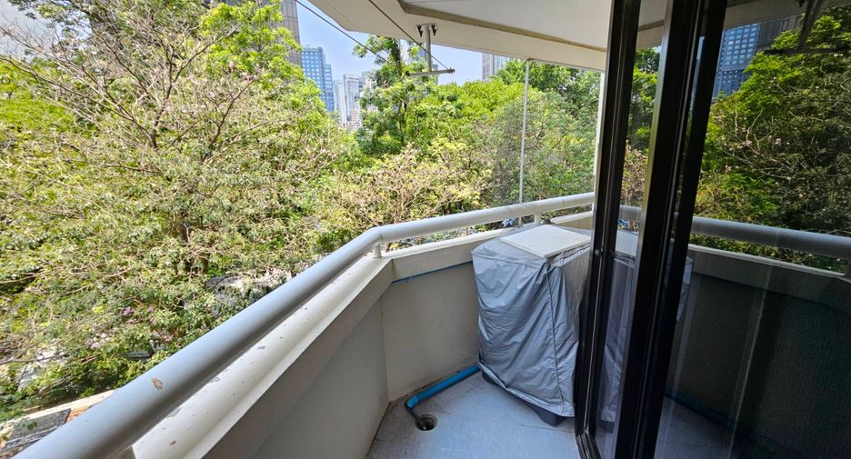 For rent 2 bedrooms condo in Khlong Toei, Bangkok