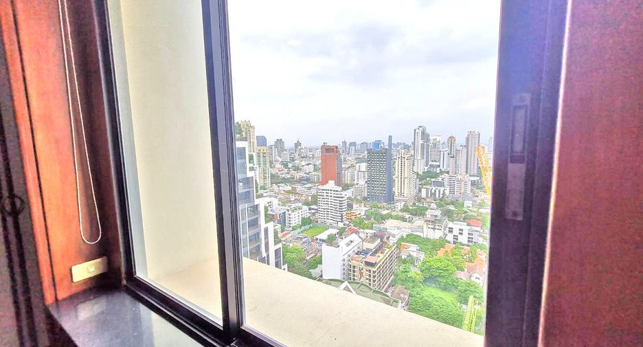 For rent 2 bedrooms condo in Khlong Toei, Bangkok