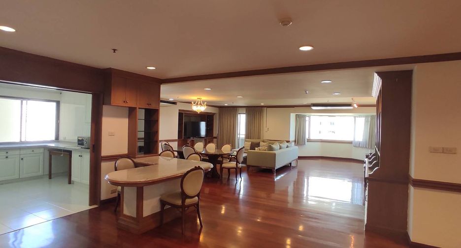For rent 3 bedrooms condo in Khlong Toei, Bangkok