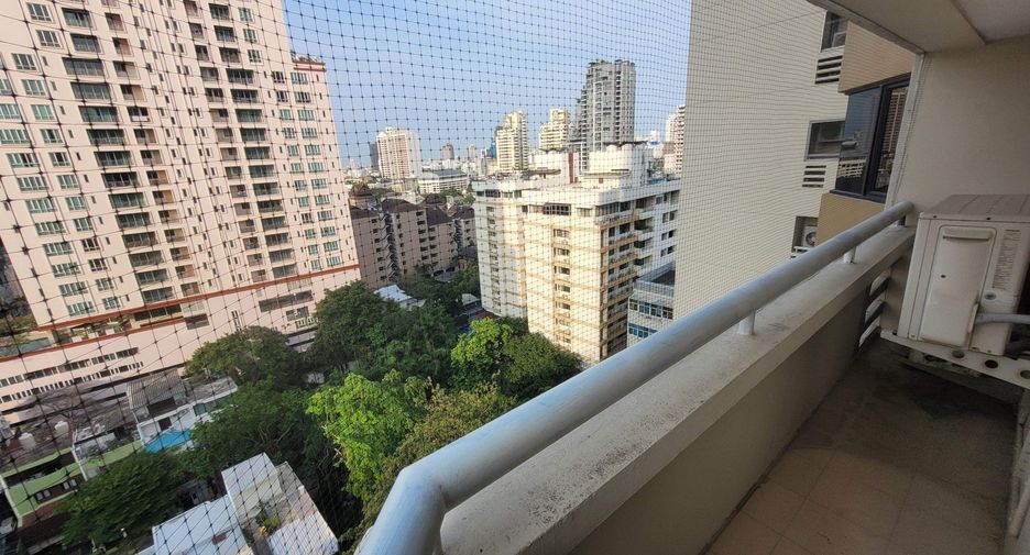 For rent 2 bedrooms condo in Khlong Toei, Bangkok