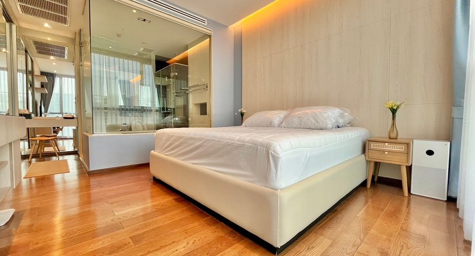 For rent 2 bedrooms condo in Khlong Toei, Bangkok