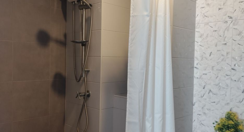 For rent 1 bed condo in Mueang Samut Prakan, Samut Prakan