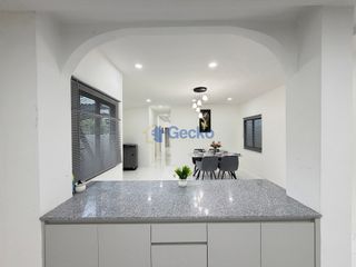 For rent and for sale 3 bedrooms house in Bang Lamung, Chonburi