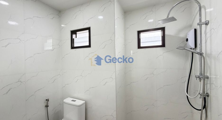 For rent and for sale 3 bedrooms house in Bang Lamung, Chonburi
