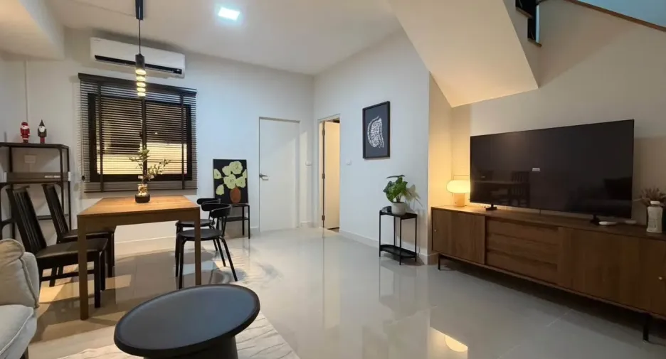出租 3 卧室 联排别墅 在 Bang Phli, Samut Prakan