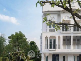 For rent 3 bedrooms townhouse in Phra Khanong, Bangkok