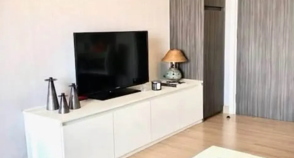 Wohnung zur Miete mit Studio in Khlong San, Bangkok