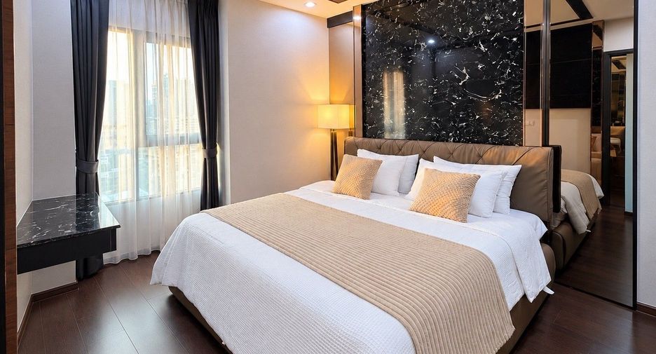 For rent 2 bedrooms condo in Watthana, Bangkok