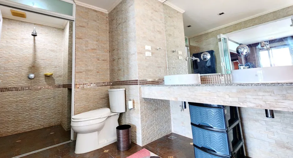 For sale 2 bedrooms condo in Cha Am, Phetchaburi