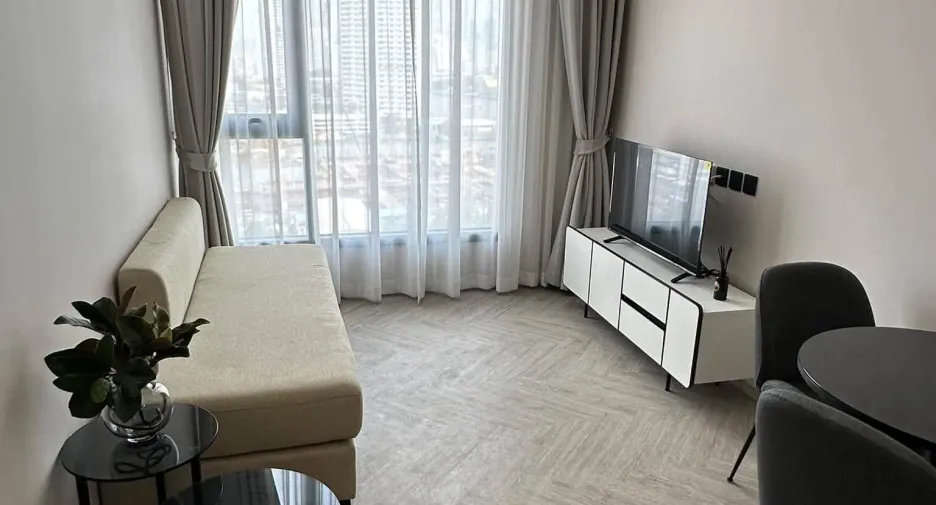For rent and for sale 1 bed condo in Khlong San, Bangkok