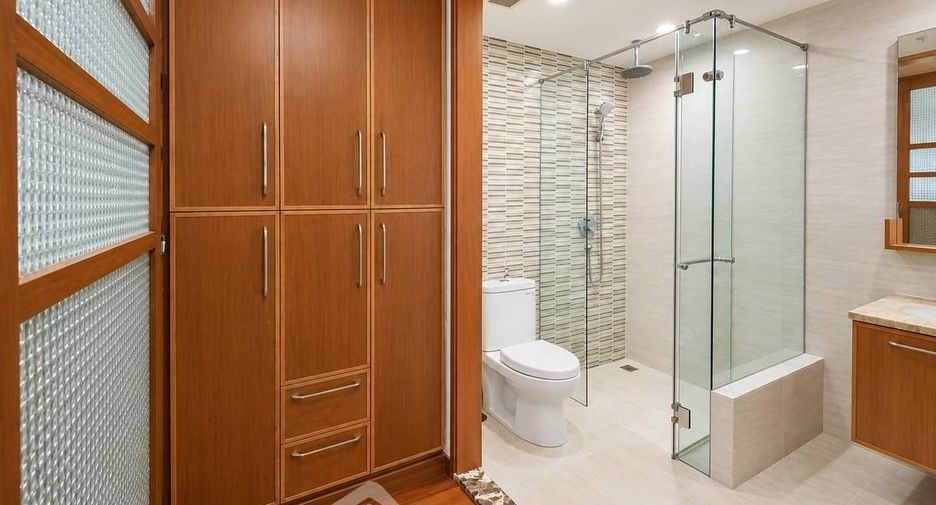 For rent 2 ベッドルーム condo in Watthana, Bangkok