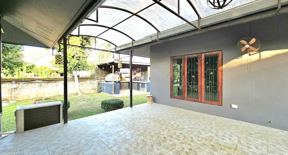 Casa en venta y en alquiler de 5 habitaciones en Mueang Chiang Rai, Chiang Rai